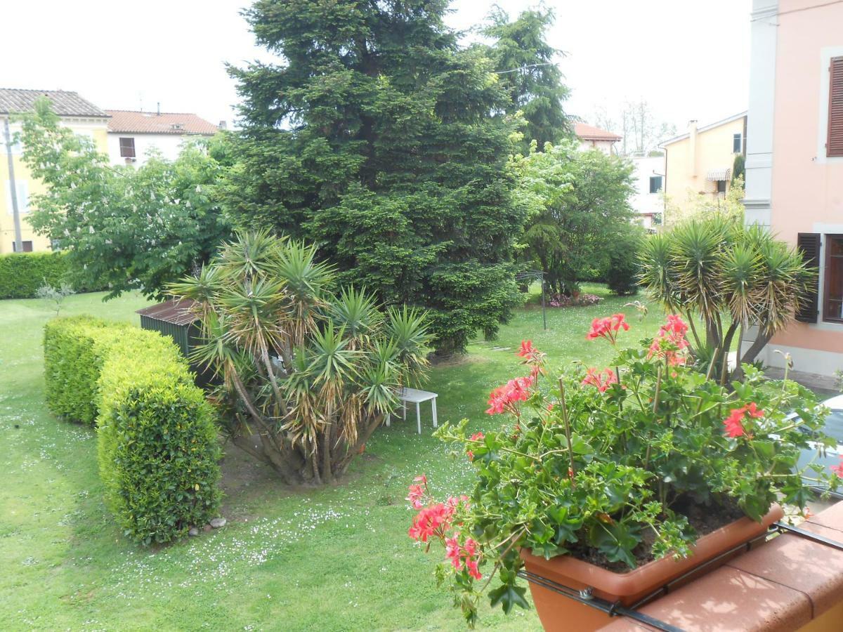 Casa vacanze Orsi Lucca Esterno foto